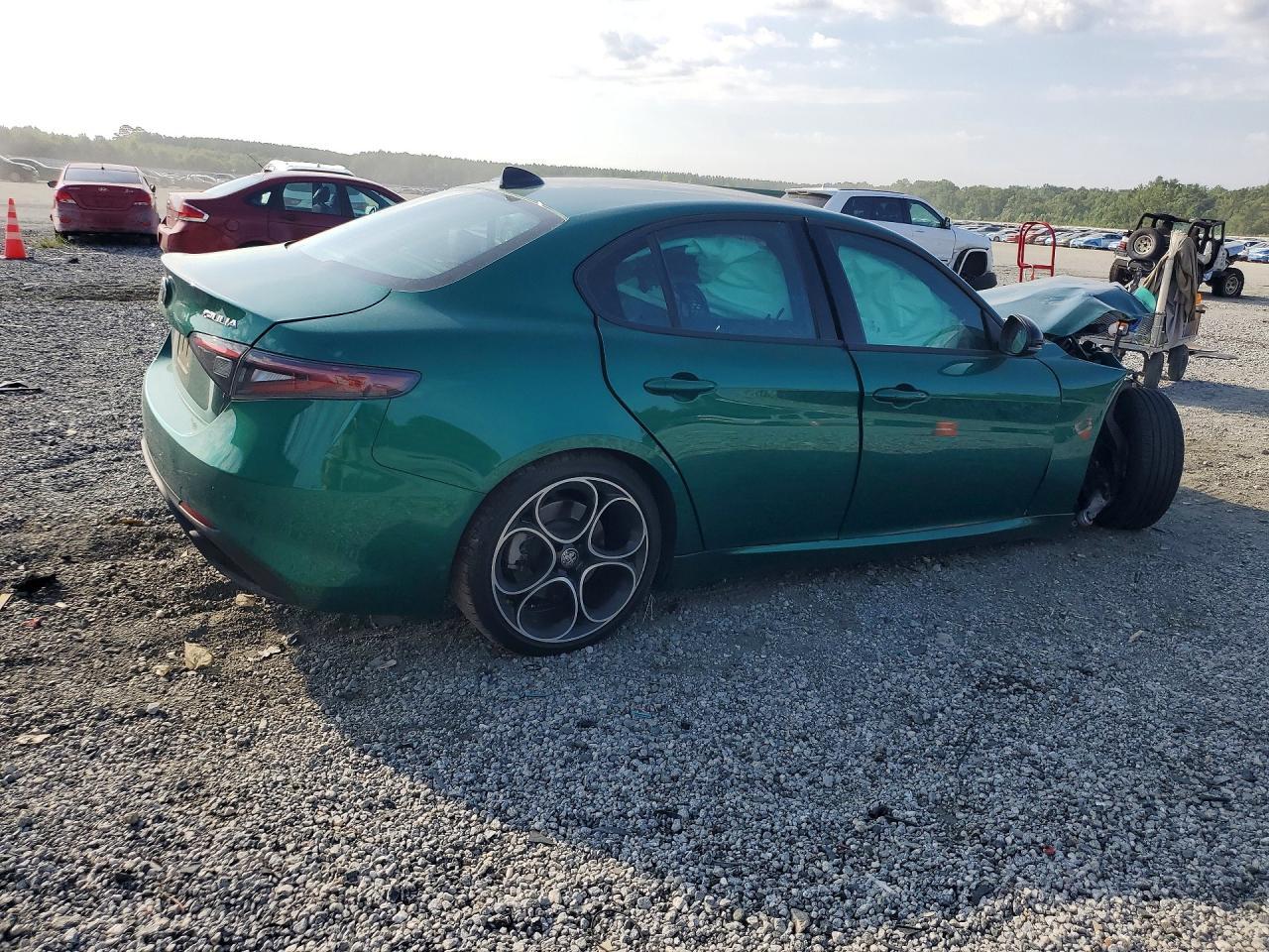 2025 Alfa Romeo Giulia Base - Фото 3