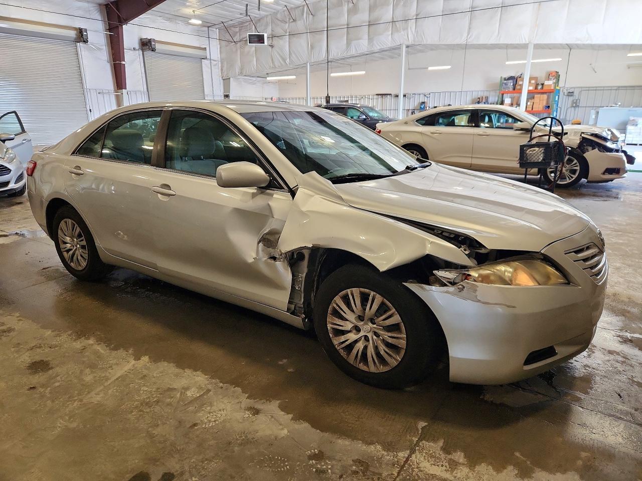 2009 Toyota Camry Le - Фото 4