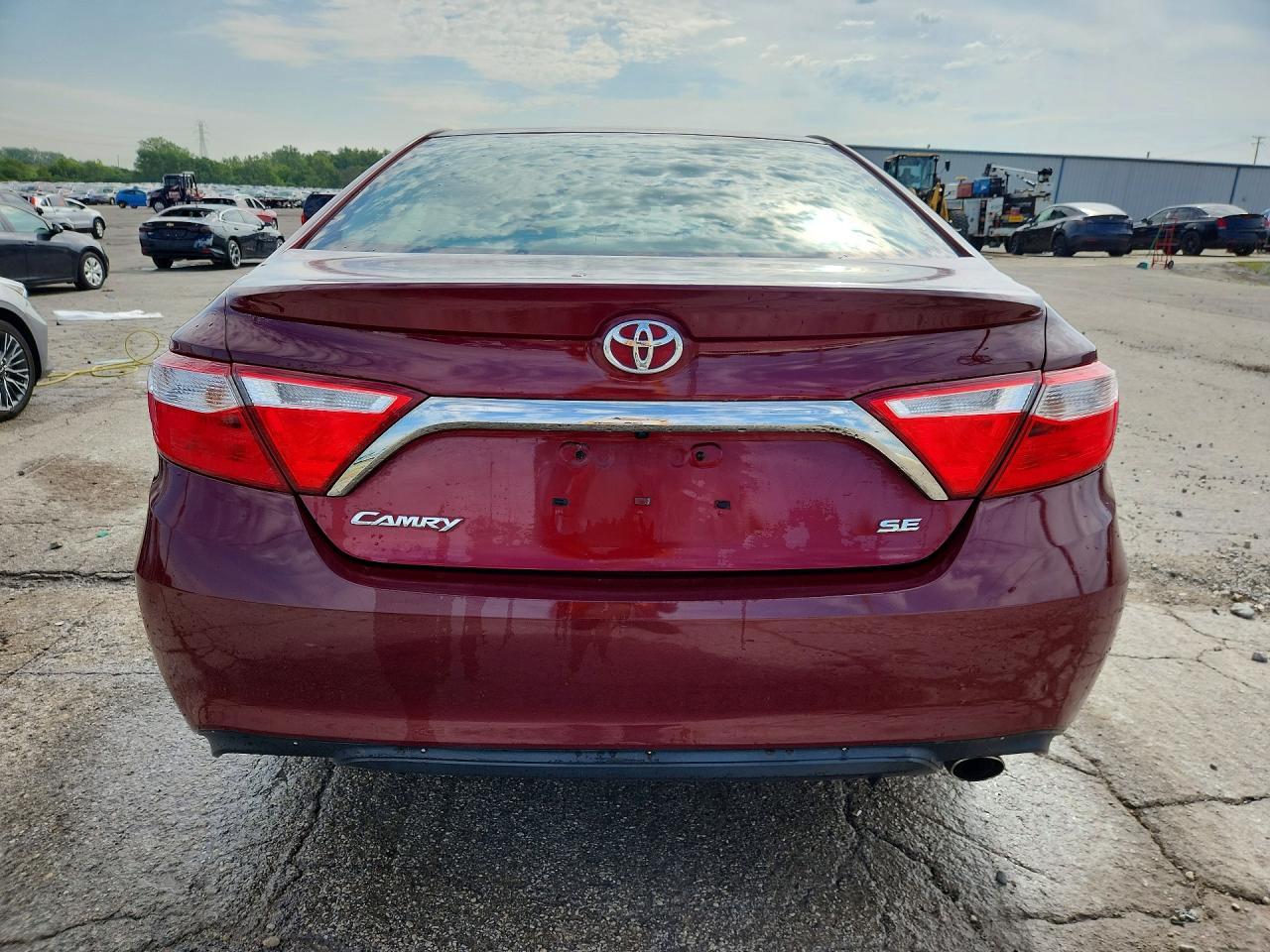 2015 Toyota Camry Se - Фото 6