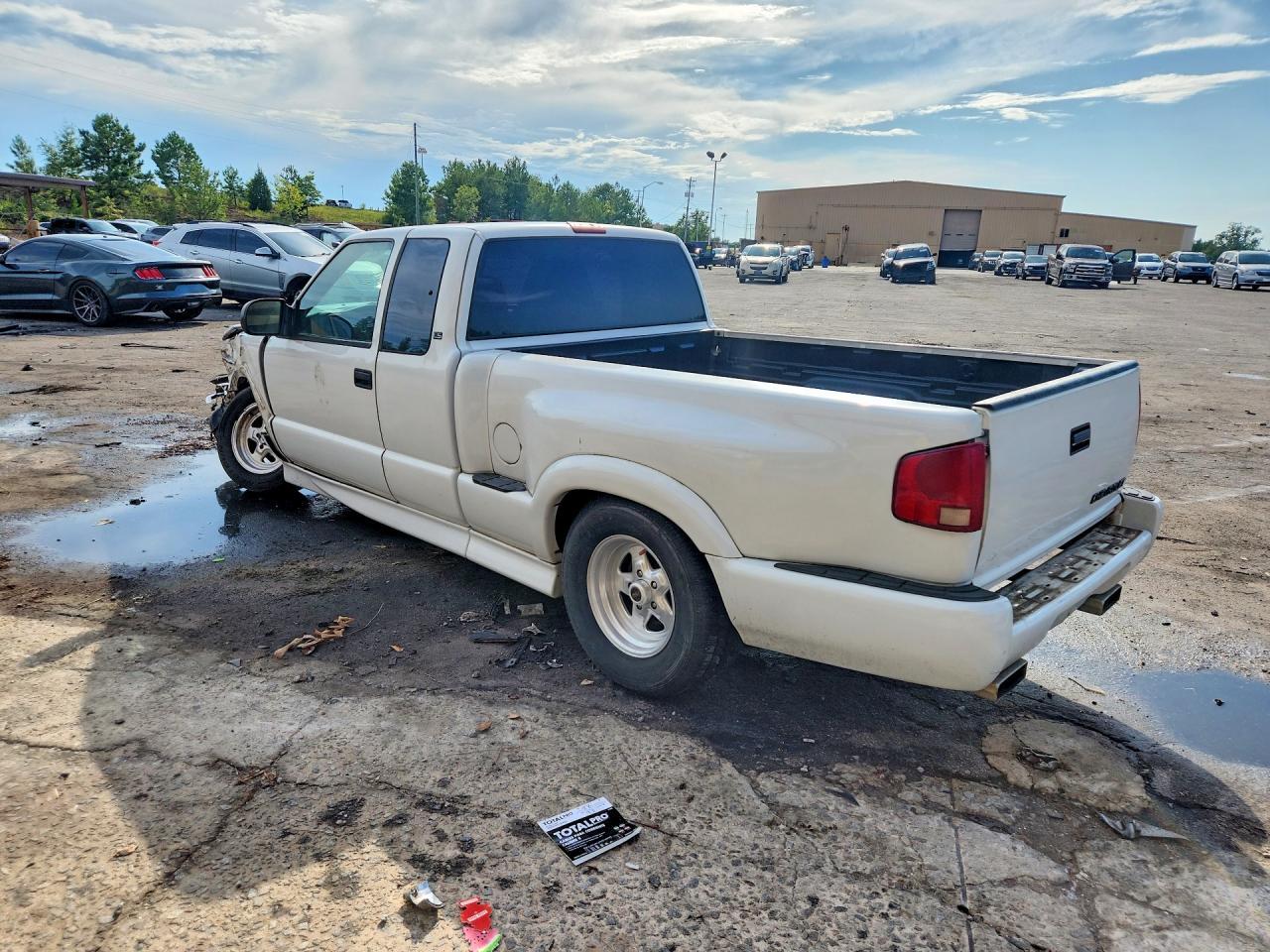 2003 Chevrolet S Truck S10 - Фото 2