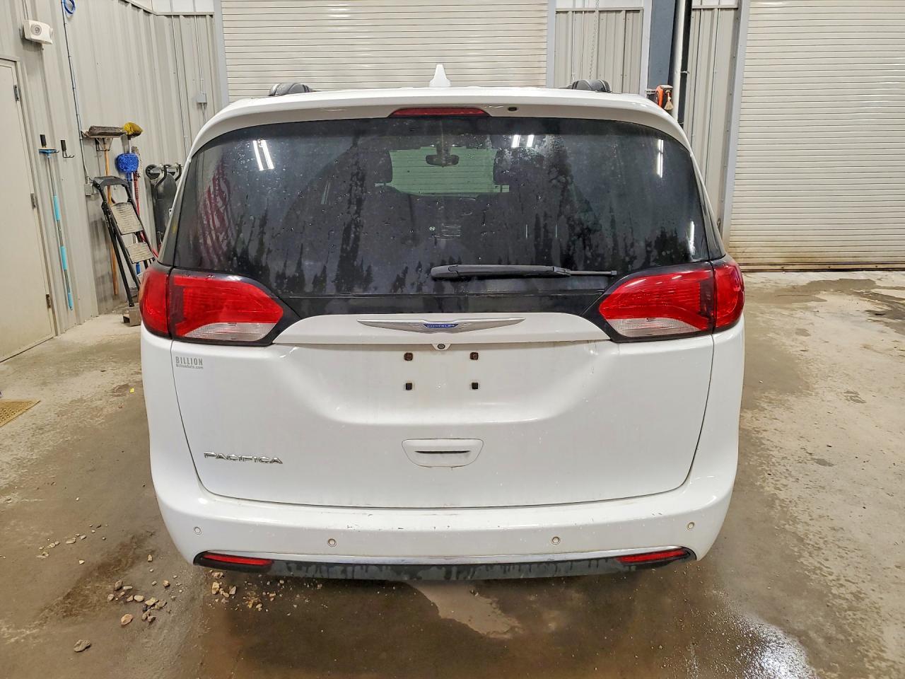 2018 Chrysler Pacifica Touring Plus - Фото 6