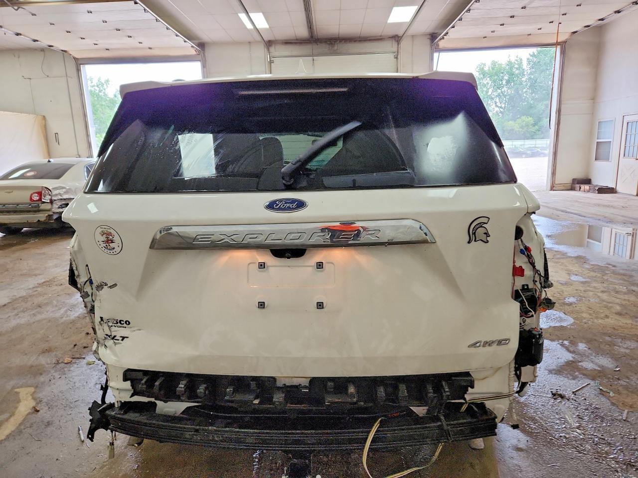 2022 Ford Explorer Xlt - Фото 6