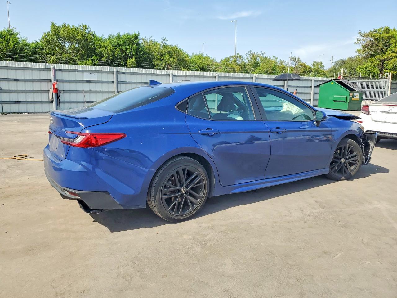 2025 Toyota Camry Se - Image 3