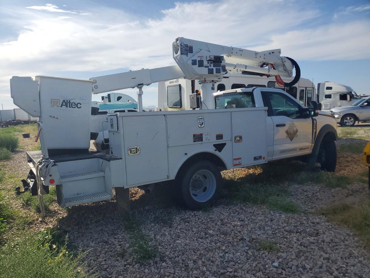 2024 Ford F550 Super Duty Bucket Truck - Image 3