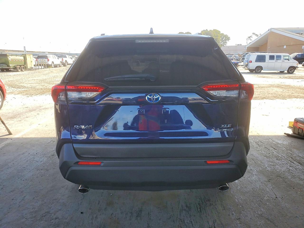 2020 Toyota Rav4 Hybrid Xle - Фото 6