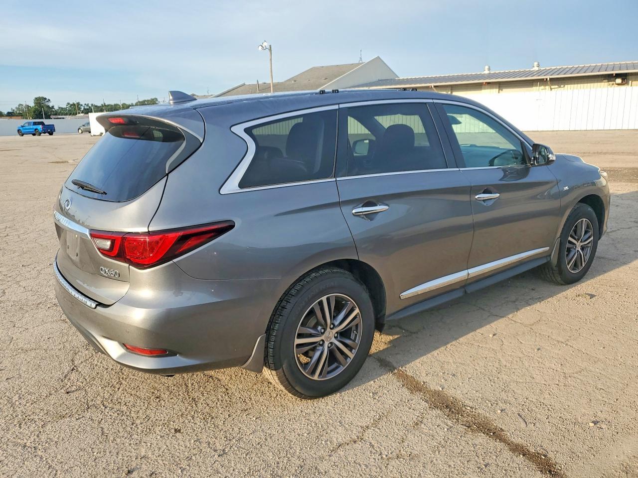 2019 Infiniti Qx60 Luxe - Image 3