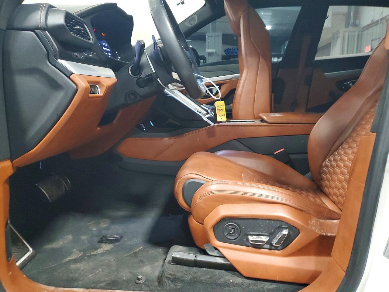 2019 Lamborghini Urus - Image 7