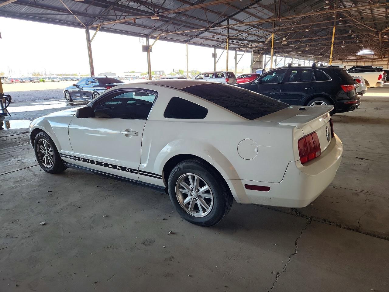 2007 Ford Mustang - Image 2