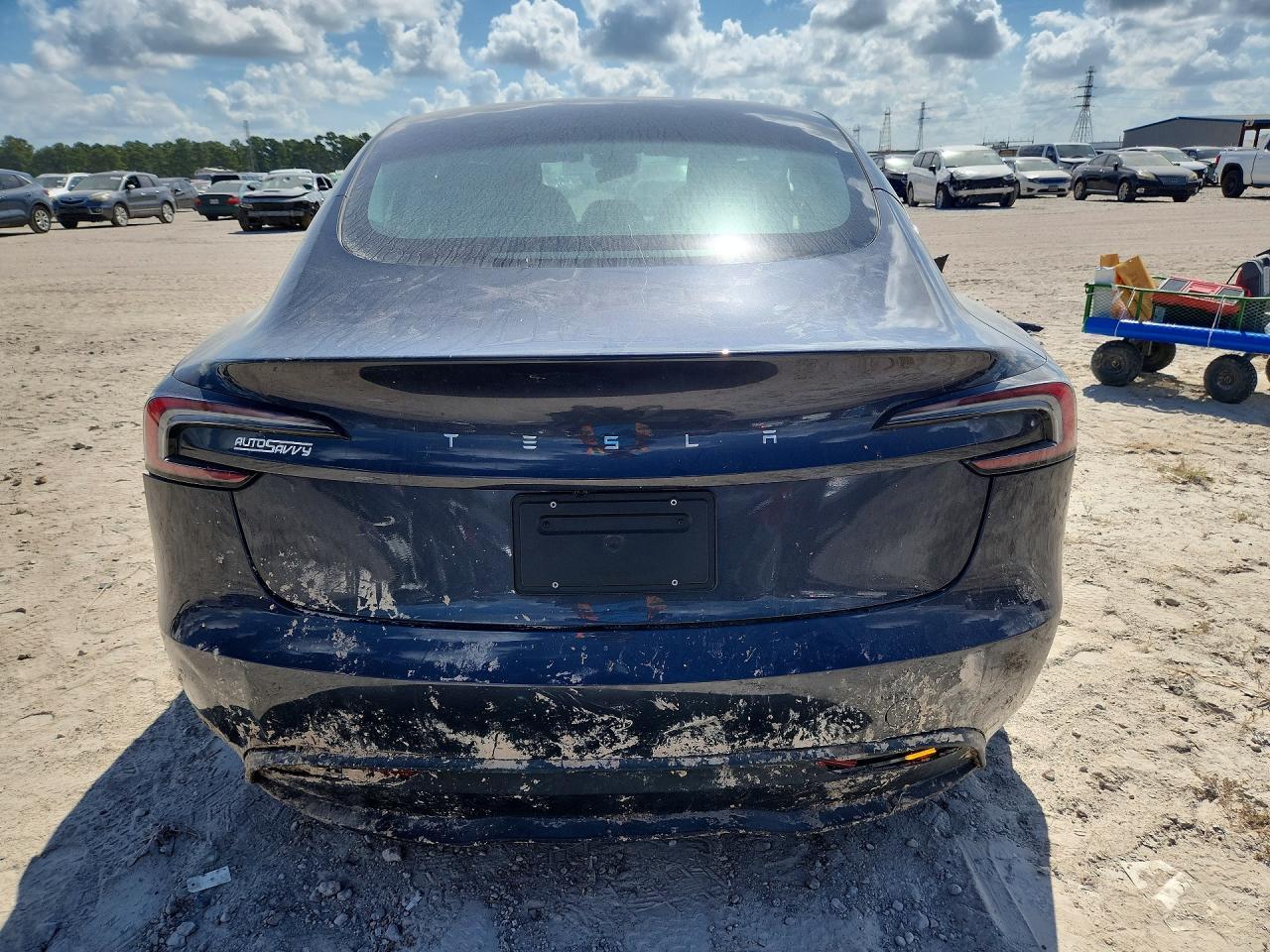 2025 Tesla Model 3 - Фото 6