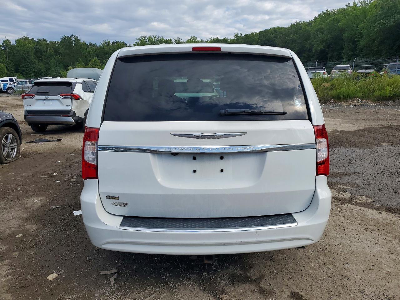 2016 Chrysler Town & Country Touring - Фото 6