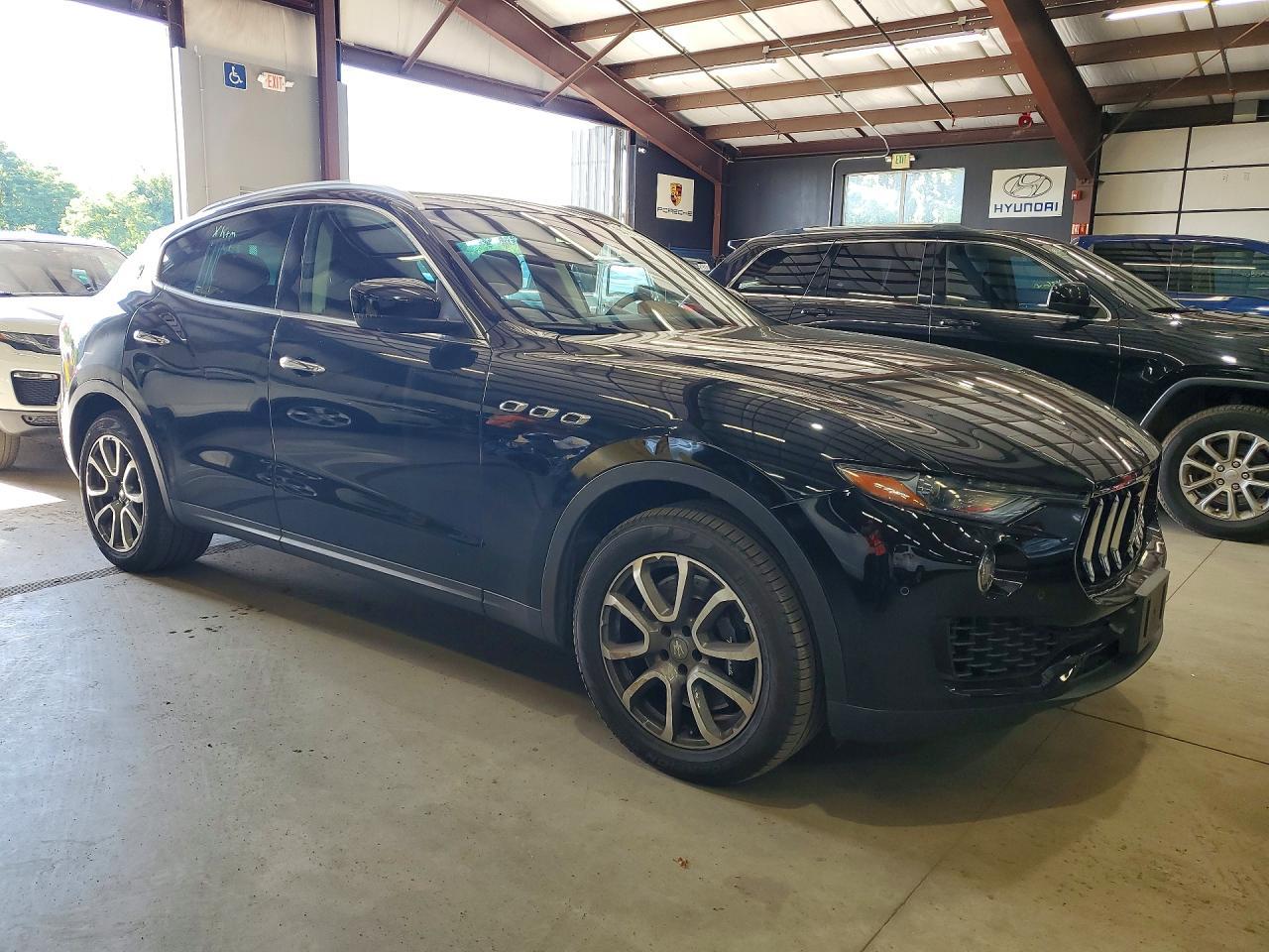 2017 Maserati Levante S - Фото 4