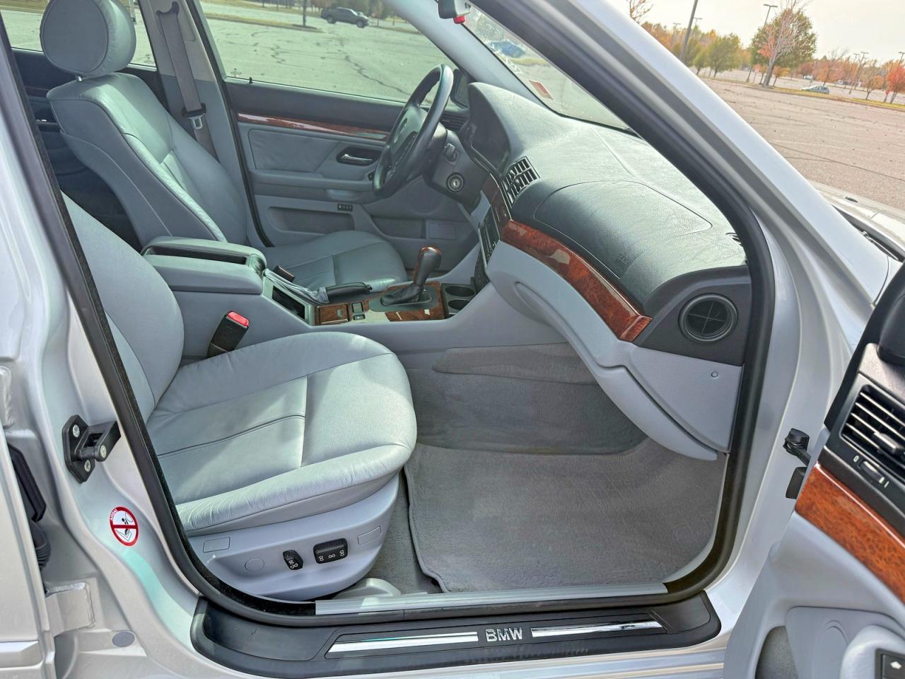 2002 BMW 525 I Automatic - Image 5