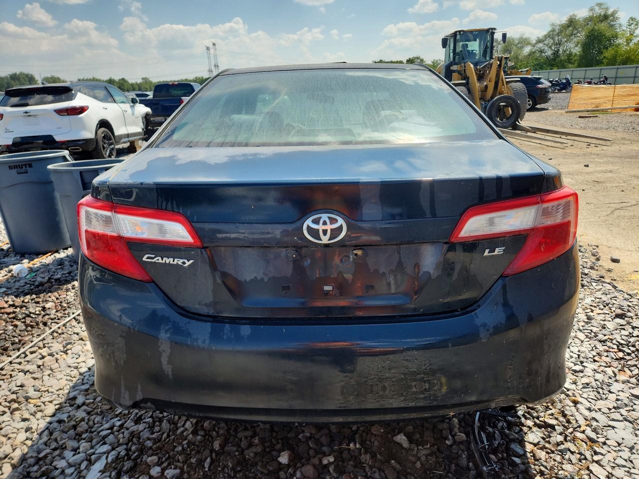 2014 Toyota Camry Le - Фото 6