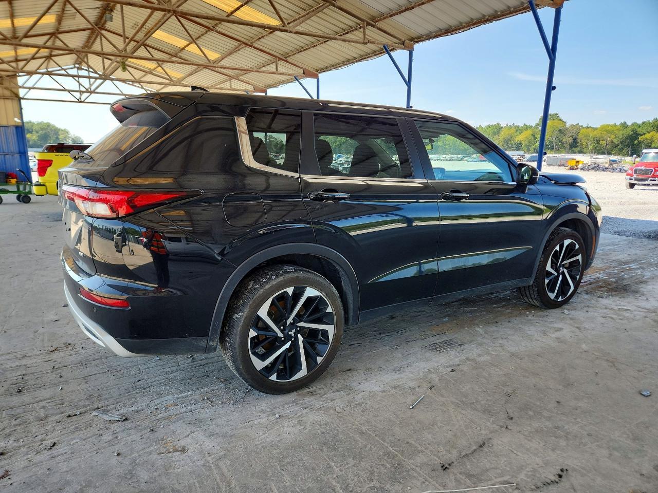2024 Mitsubishi Outlander Se - Image 3