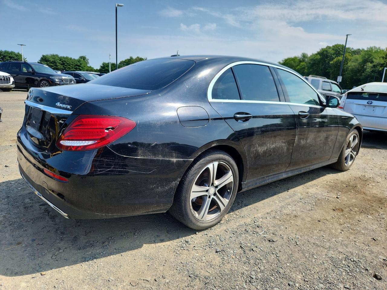 2017 Mercedes-Benz E 300 4Matic - Фото 3
