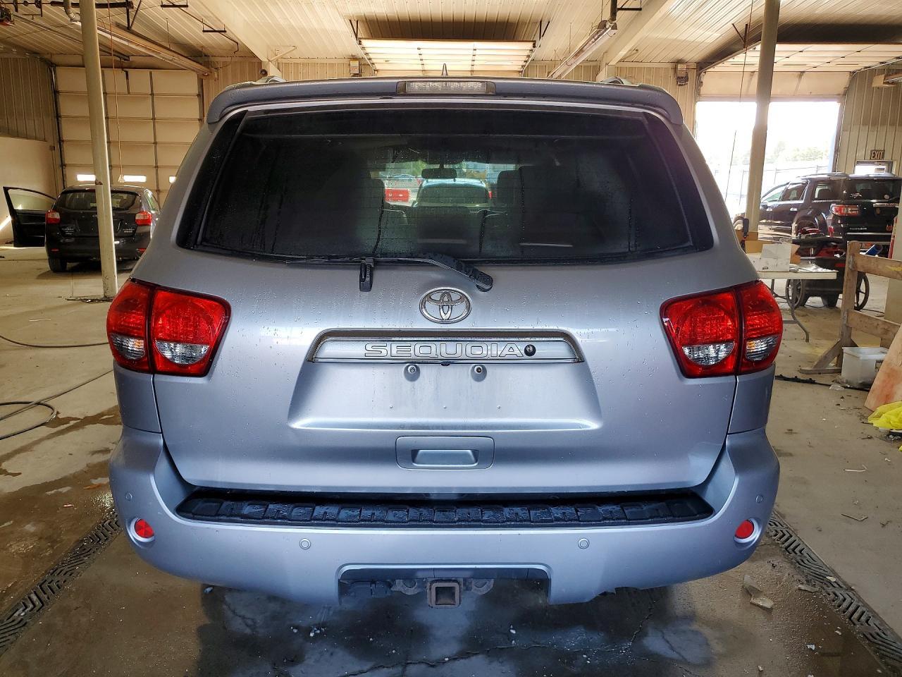 2012 Toyota Sequoia Platinum - Image 6