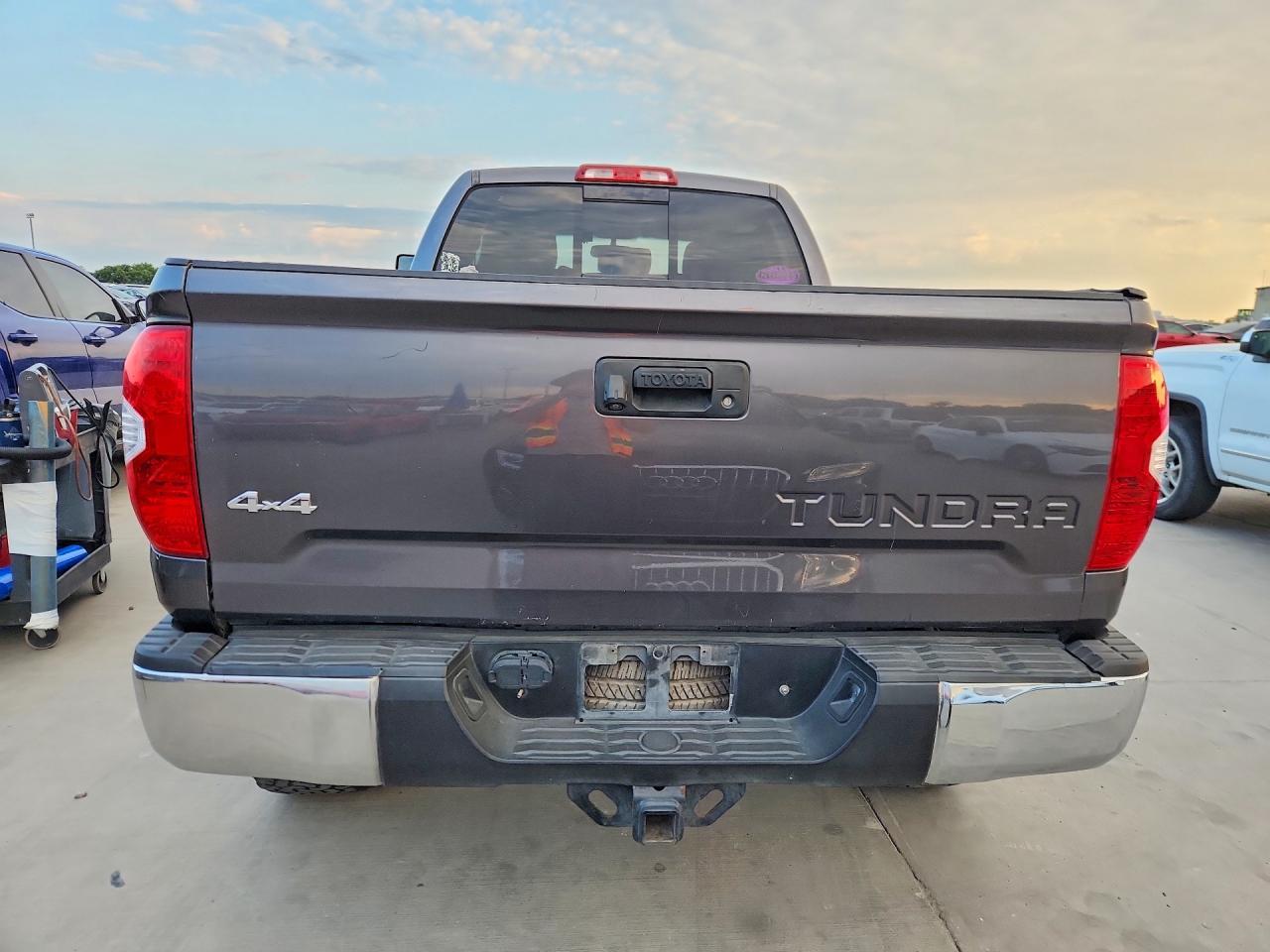 2015 Toyota Tundra Sr5 - Фото 6