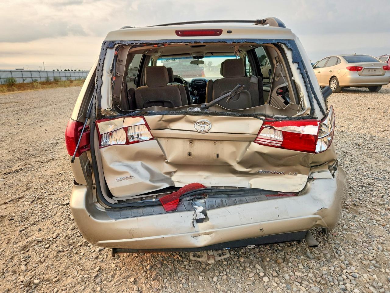 2005 Toyota Sienna Le 7 Passenger - Image 6