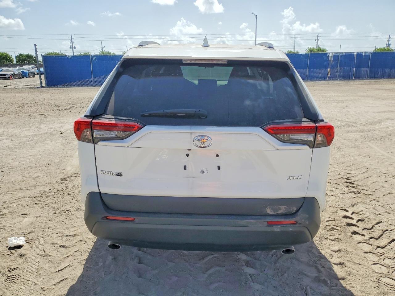 2022 Toyota Rav4 Xle - Фото 6