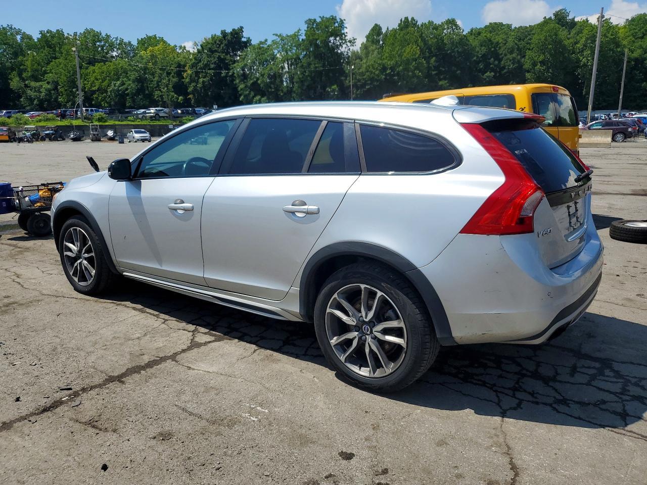2018 Volvo V60 Cross Country T5 Platinum - Фото 2