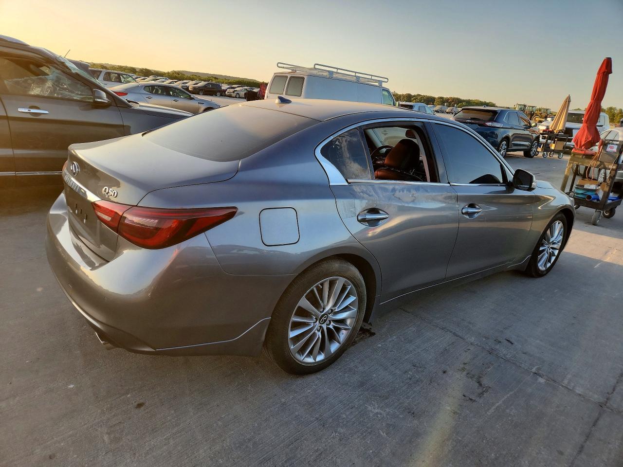 2022 Infiniti Q50 Luxe - Фото 3
