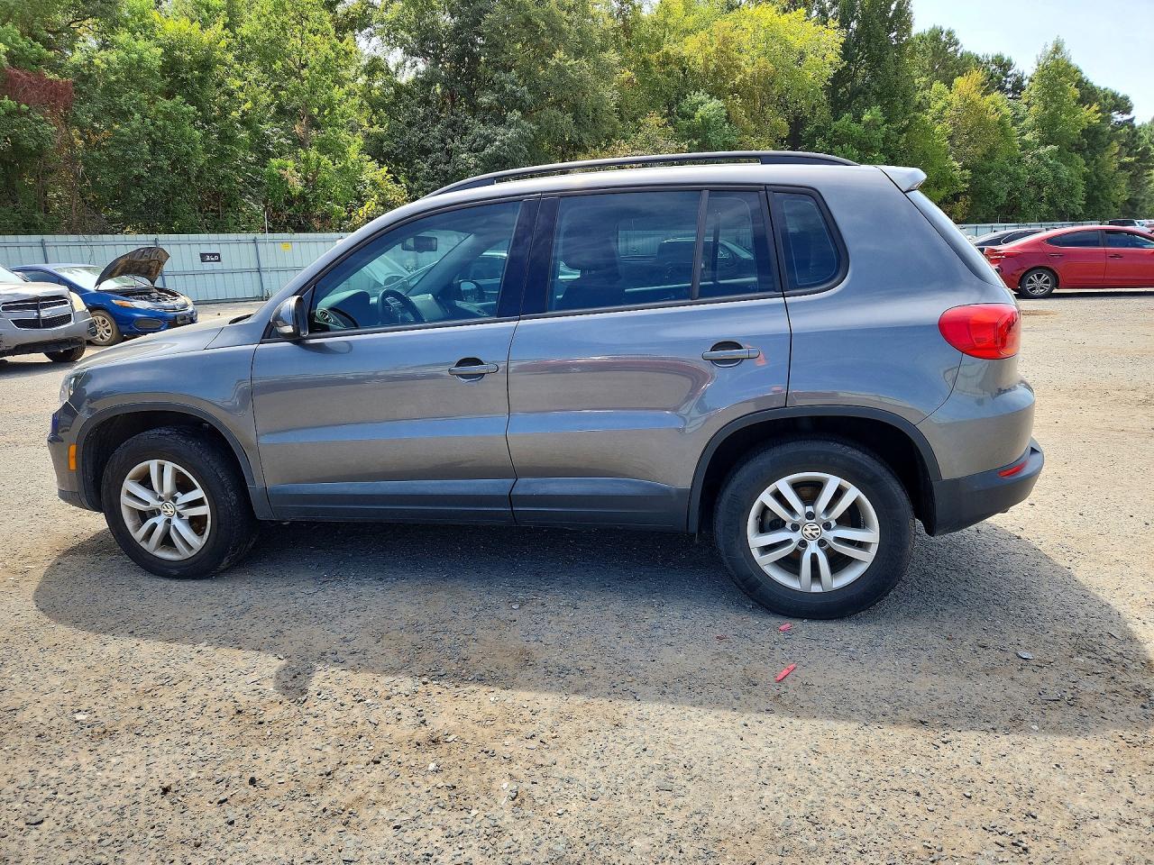 2016 Volkswagen Tiguan - Фото 2