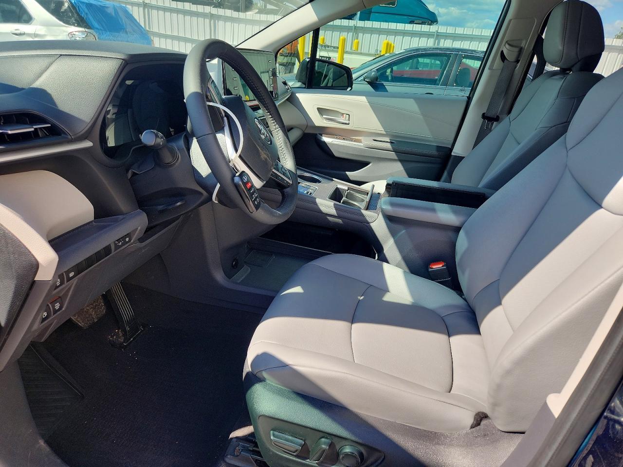2024 Toyota Sienna Xle 7-Passenger - Фото 7