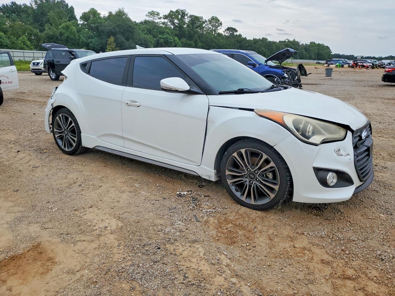 2016 Hyundai Veloster Turbo - Image 4