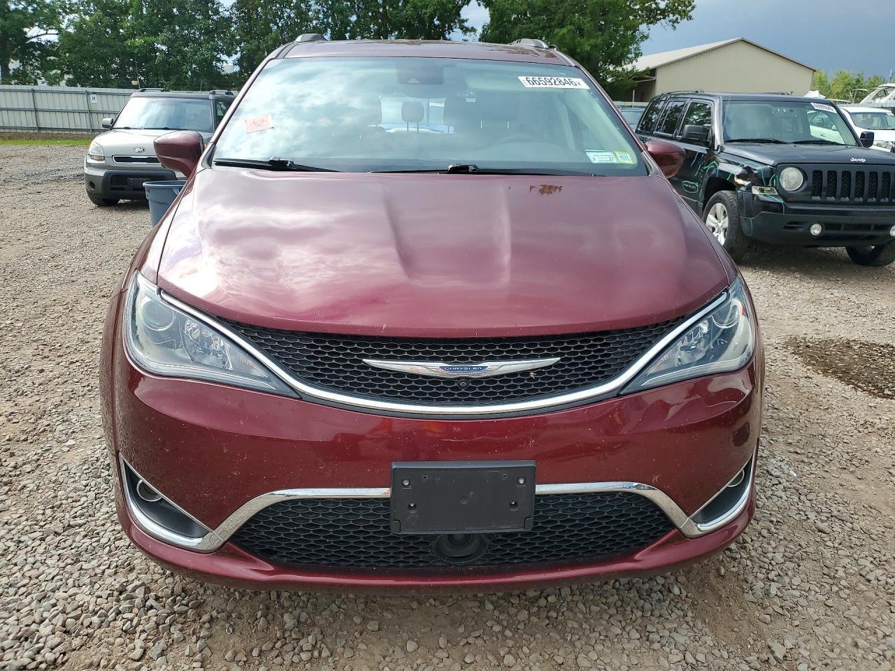 2017 Chrysler Pacifica Touring L Plus - Image 5