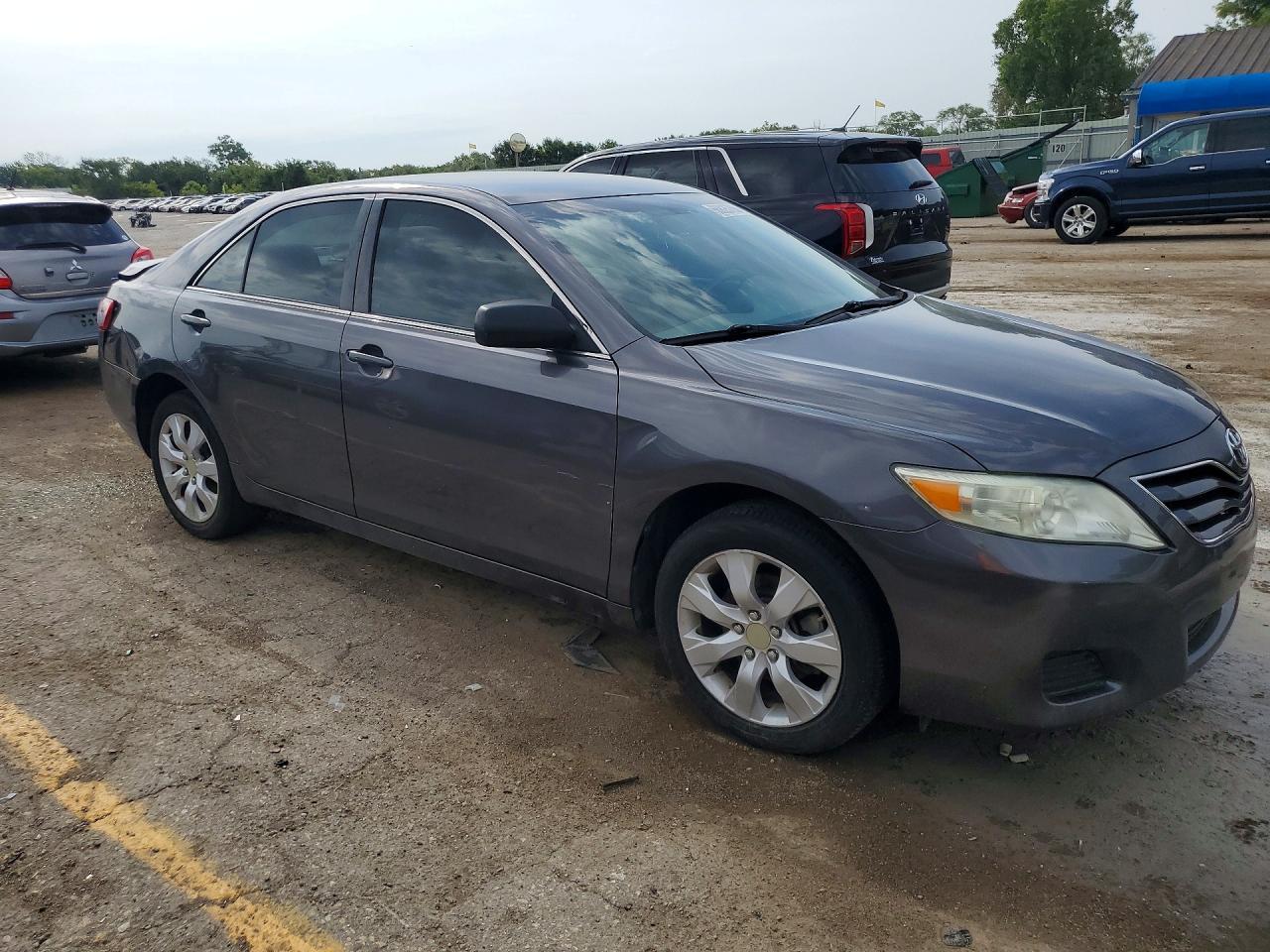 2011 Toyota Camry Le - Image 4