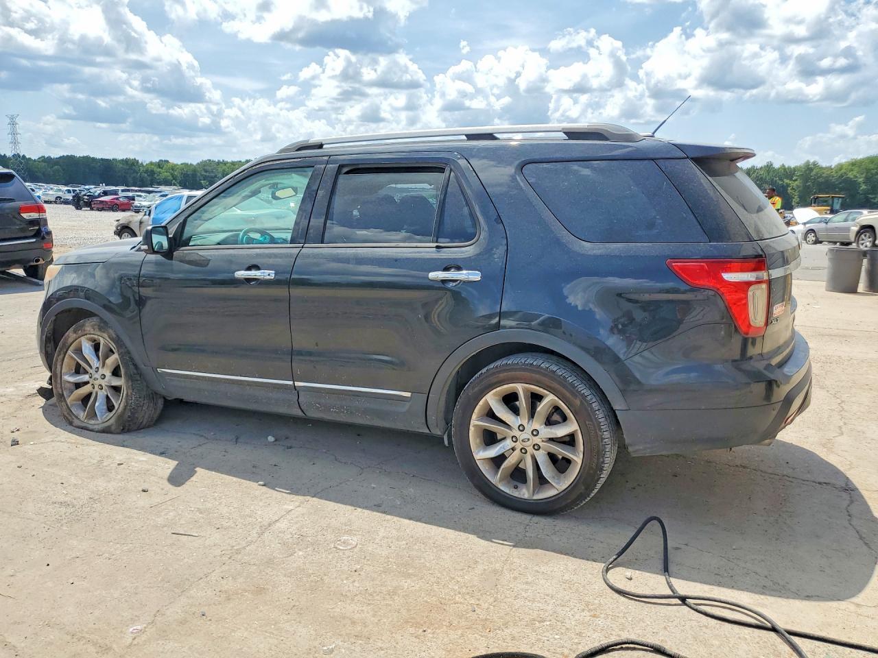 2014 Ford Explorer Xlt - Фото 2