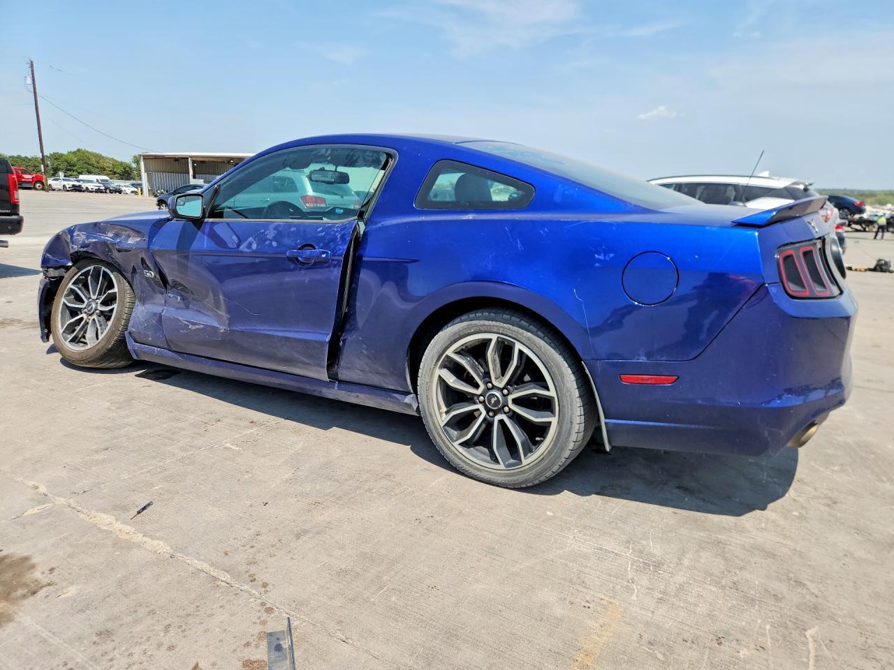 2014 Ford Mustang Gt - Фото 2