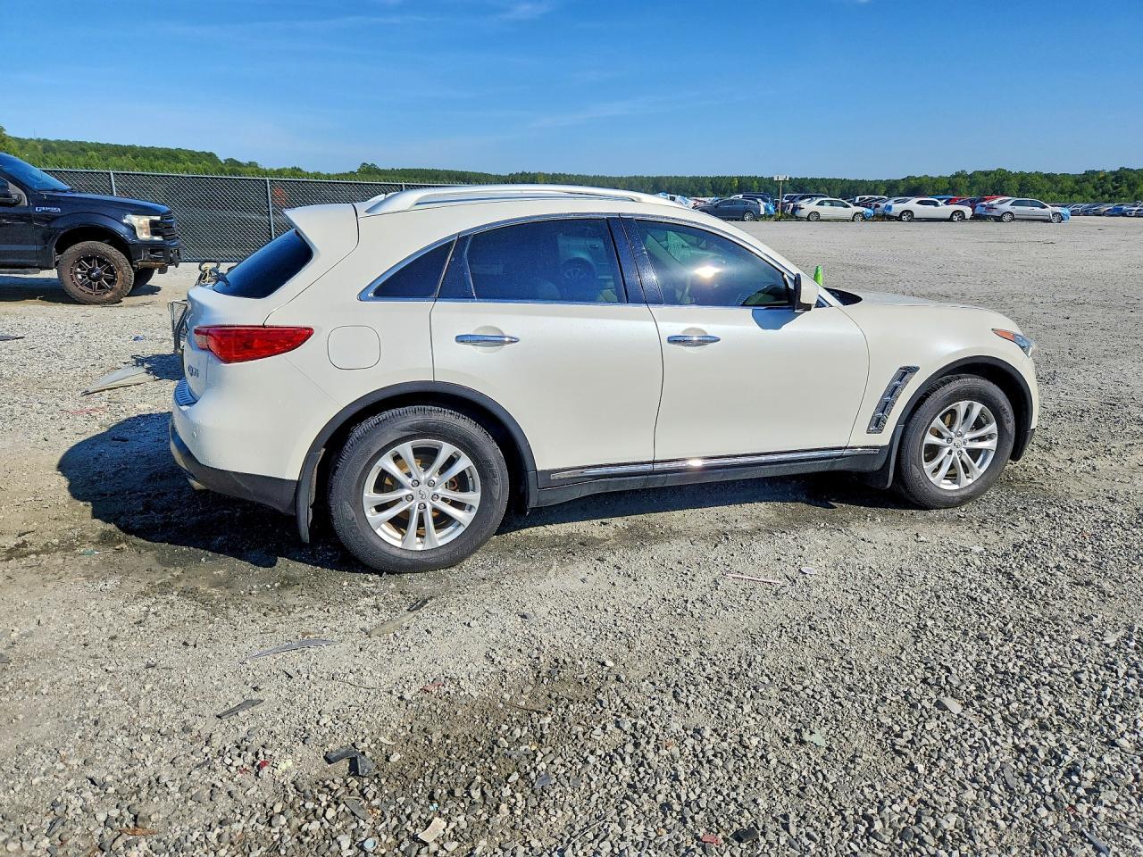 2017 Infiniti Qx70 Base - Image 3