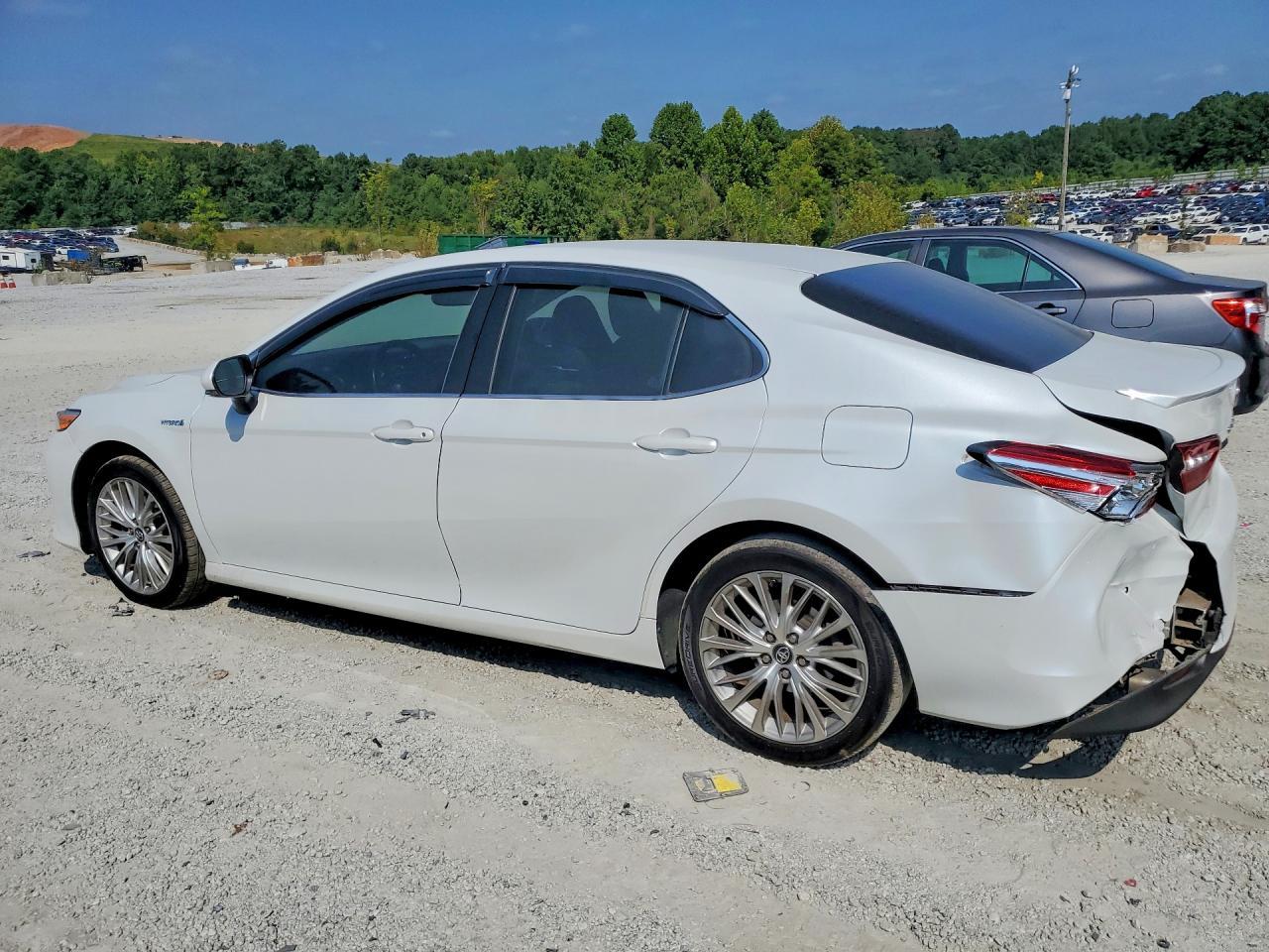2018 Toyota Camry Hybrid Xle - Фото 2