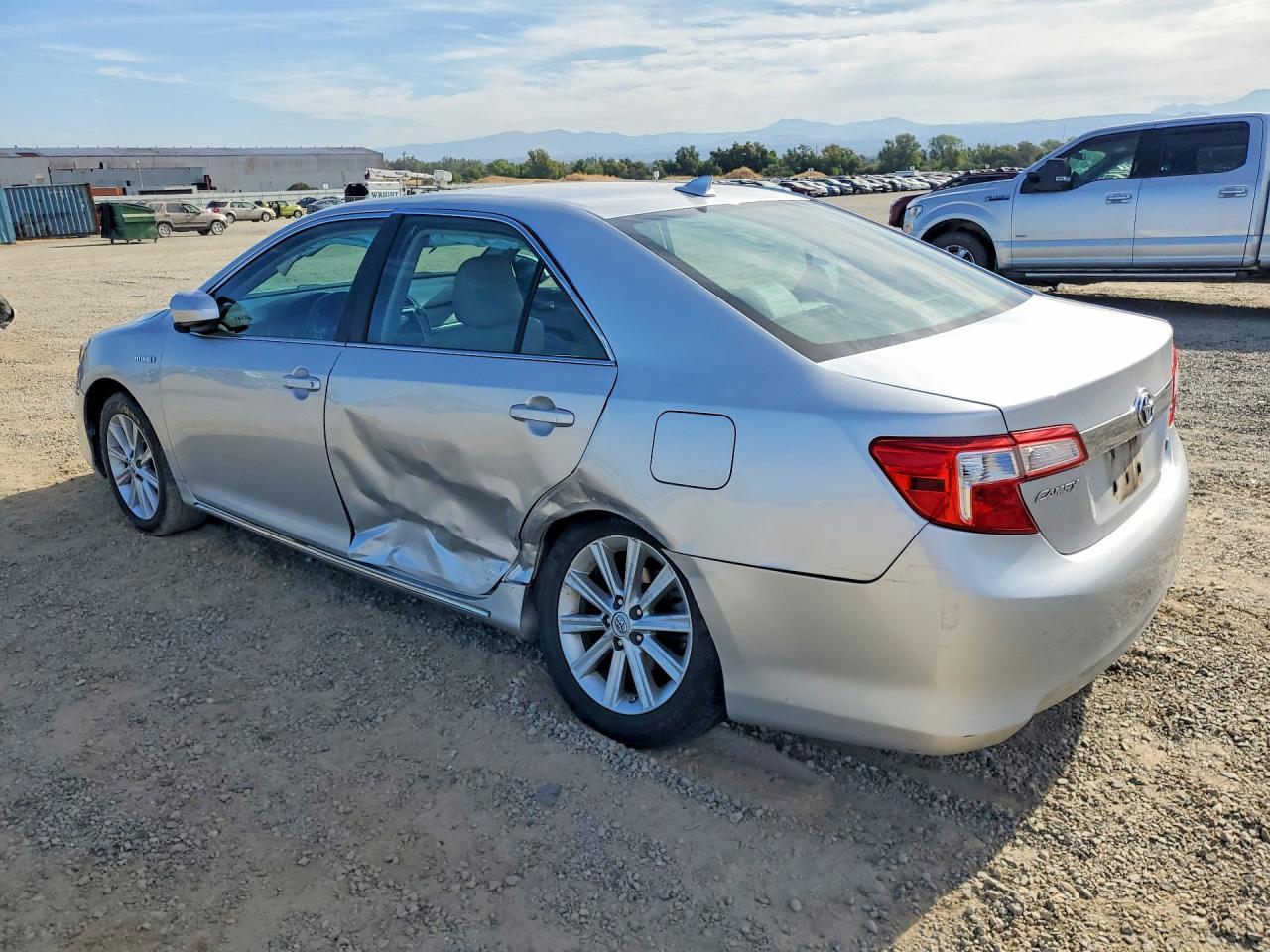 2012 Toyota Camry Hybrid Xle - Фото 2