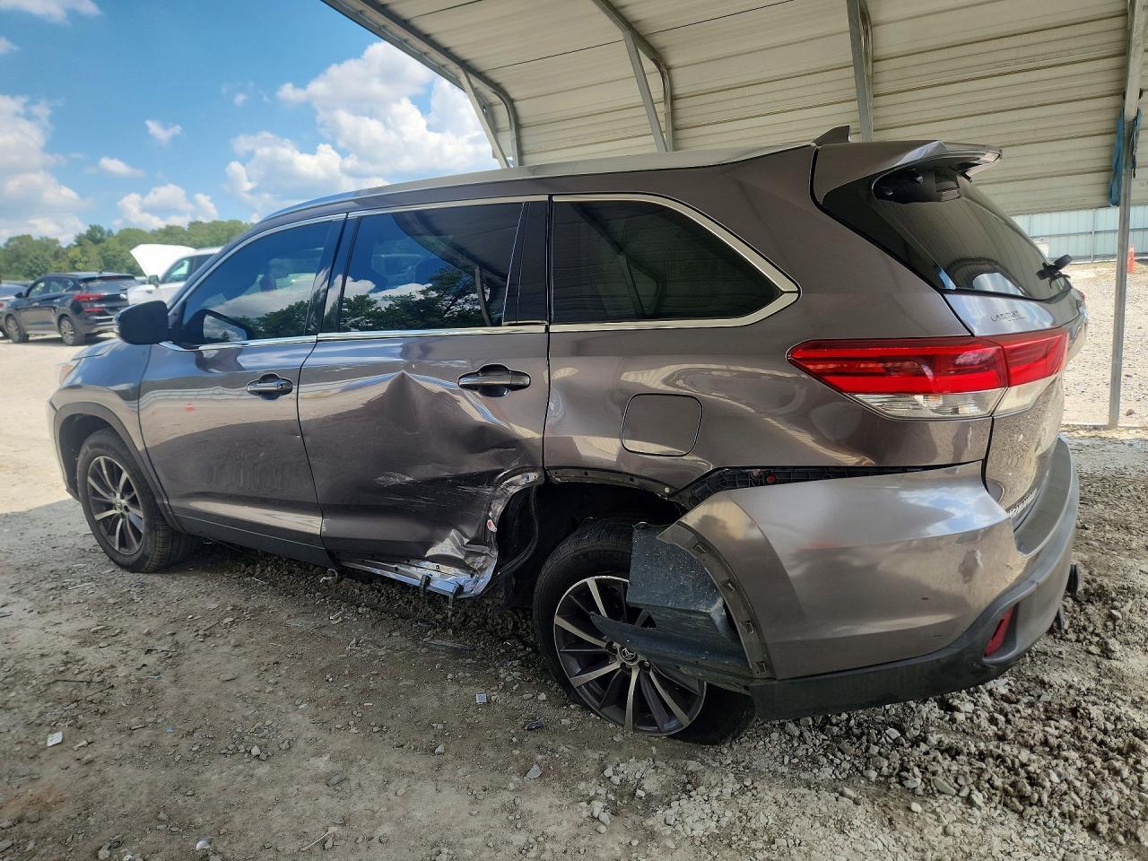 2019 Toyota Highlander Xle - Фото 2