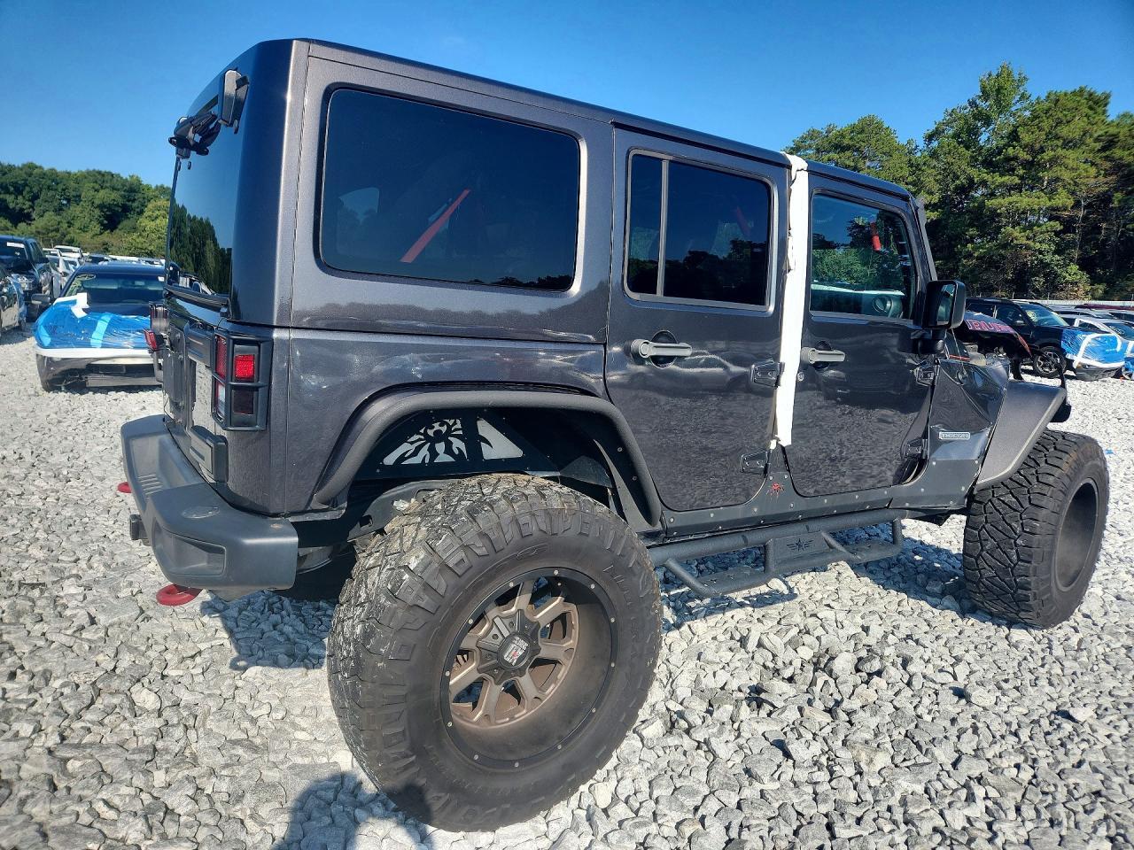 2017 Jeep Wrangler Unlimited Rubicon - Image 3