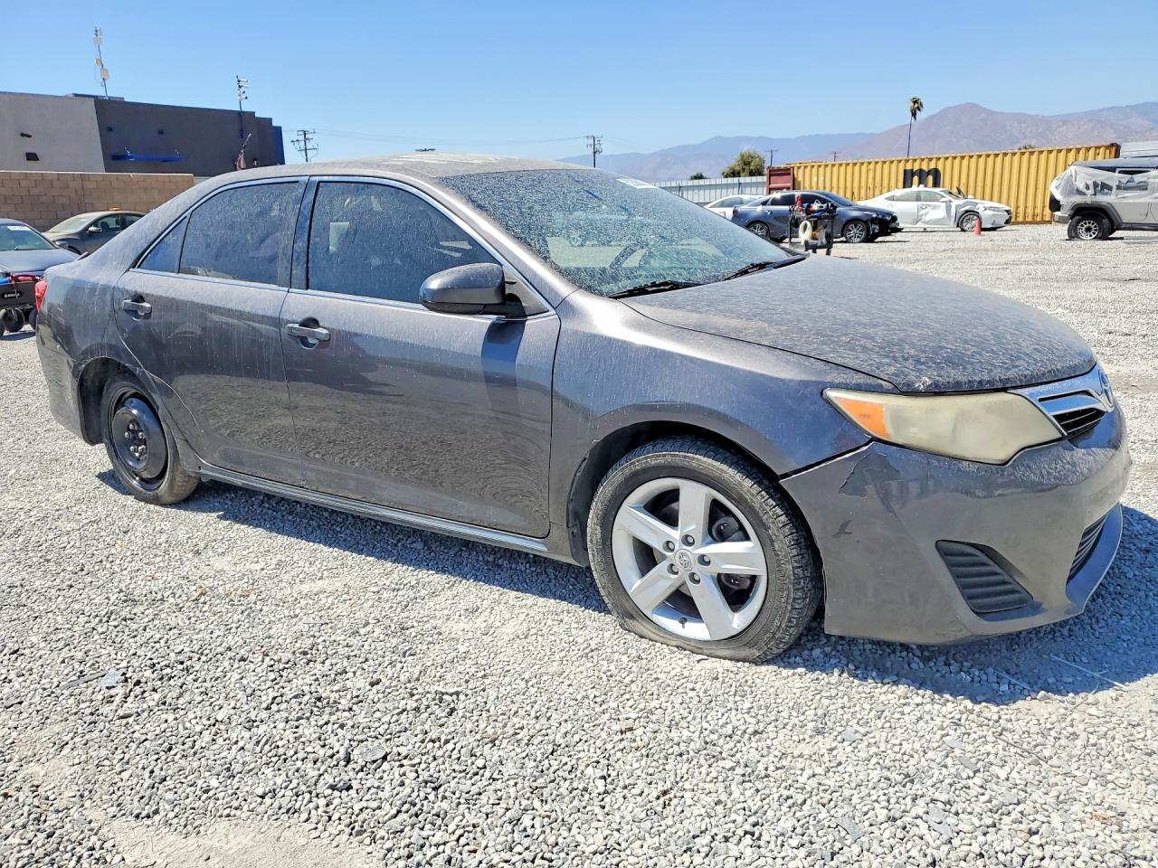 2012 Toyota Camry Le - Фото 4