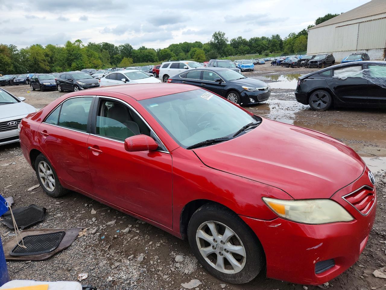 2011 Toyota Camry Le - Фото 4