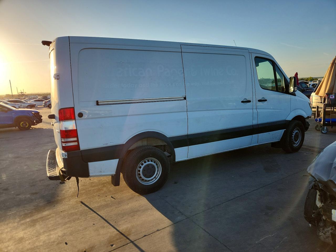 2018 Freightliner Sprinter 2500 Delivery Van - Фото 3