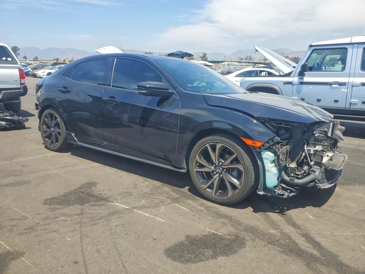 2018 Honda Civic Sport Touring - Фото 4