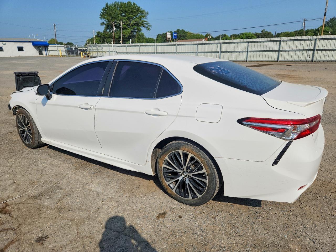 2018 Toyota Camry Se - Image 2