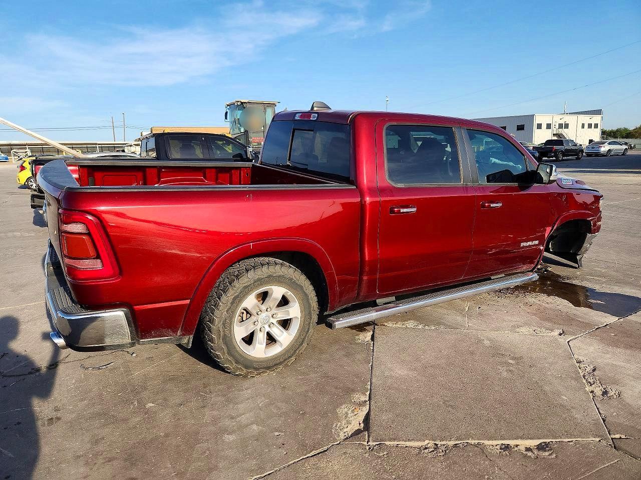 2022 Ram 1500 Laramie - Фото 3