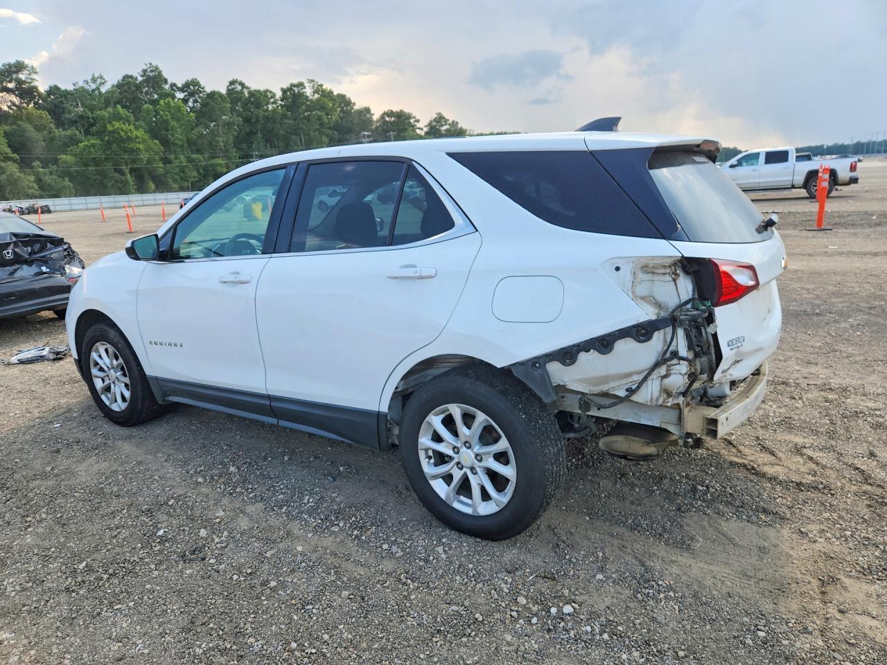 2019 Chevrolet Equinox Lt - Image 2