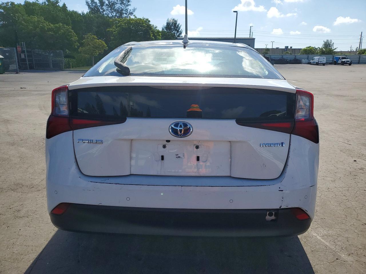 2021 Toyota Prius Le - Image 6