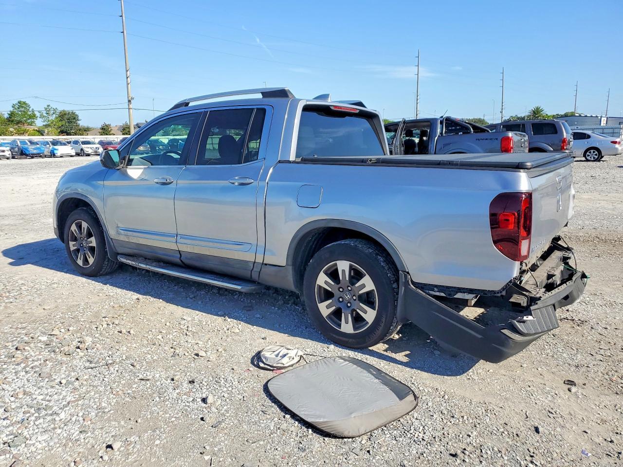 2017 Honda Ridgeline Rtl - Image 2