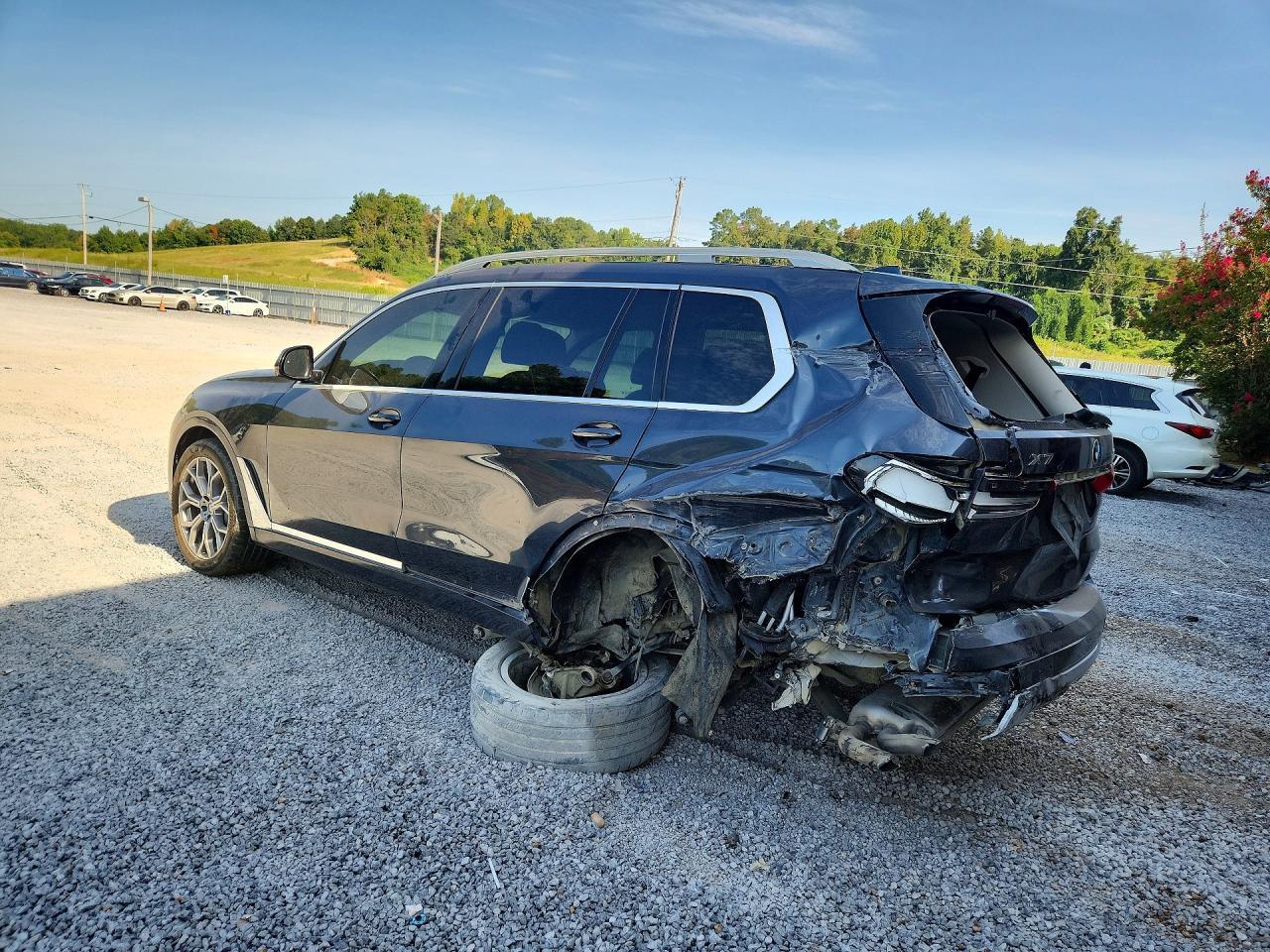 2019 BMW X7 xDrive50I - Фото 2