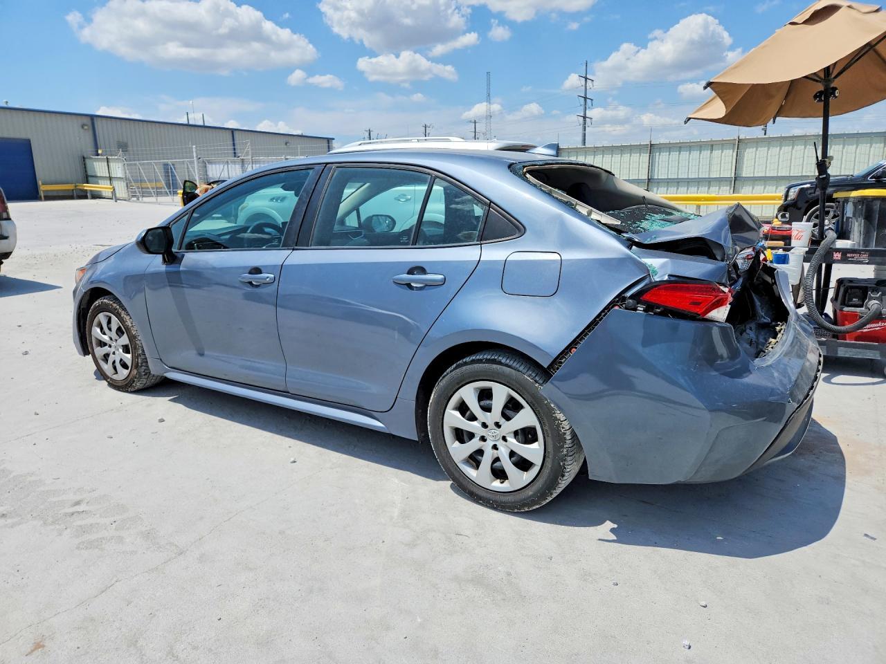 2021 Toyota Corolla Le - Фото 2
