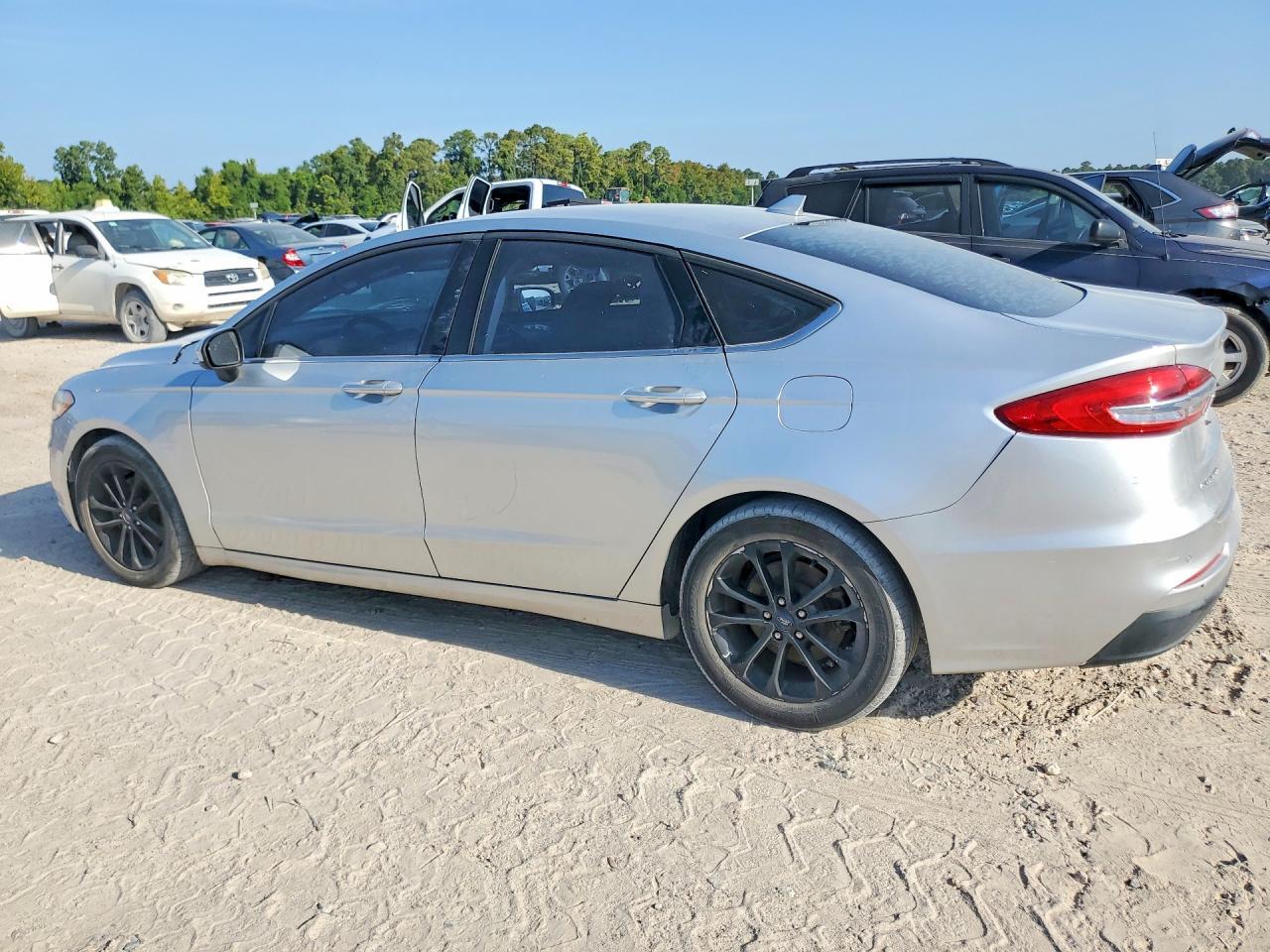 2019 Ford Fusion Se - Фото 2