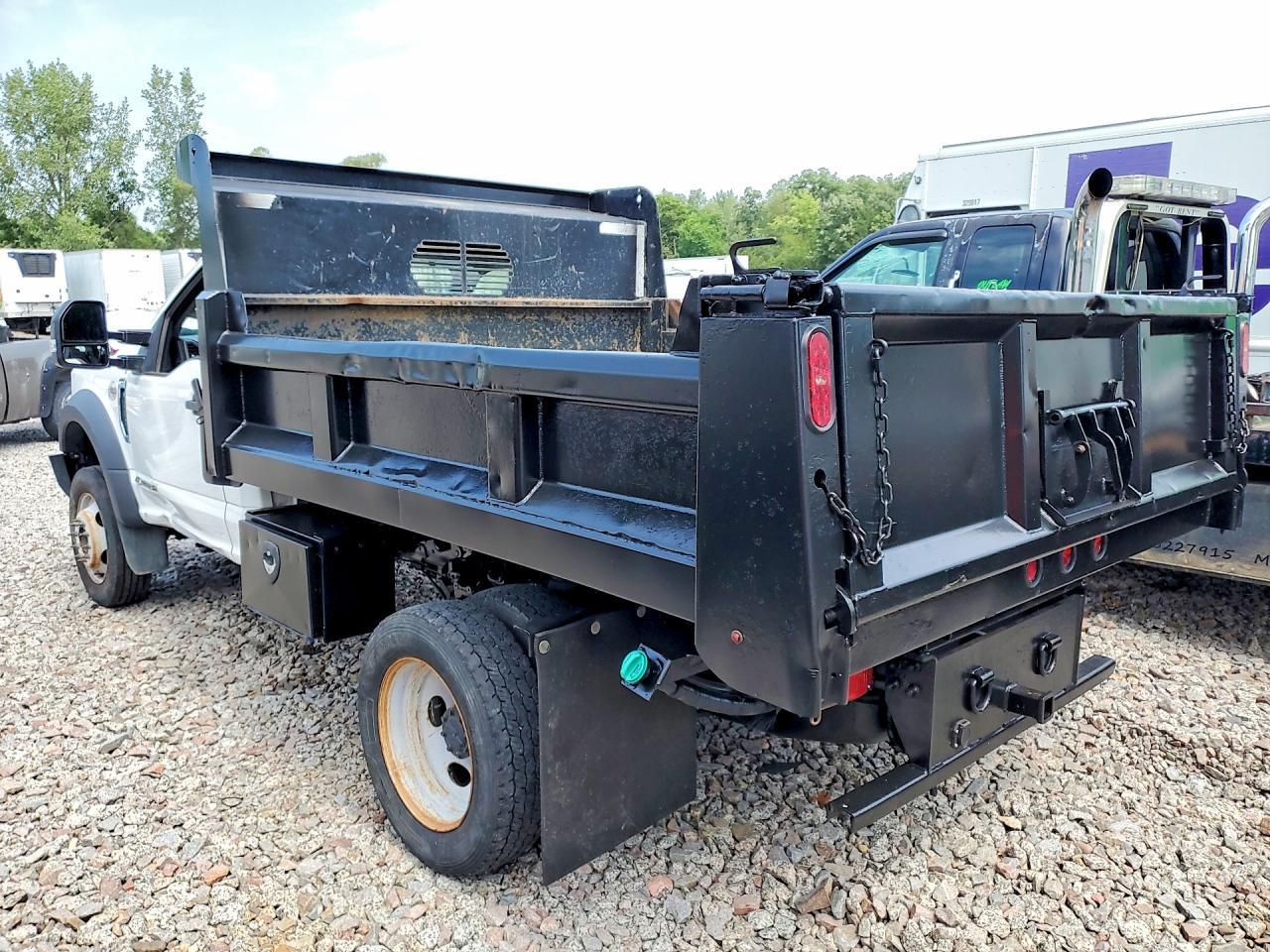 2019 Ford F550 Super Duty - Image 2